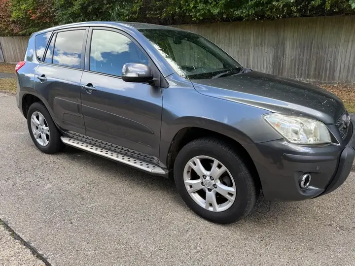 Toyota Rav4 2010 photo 4