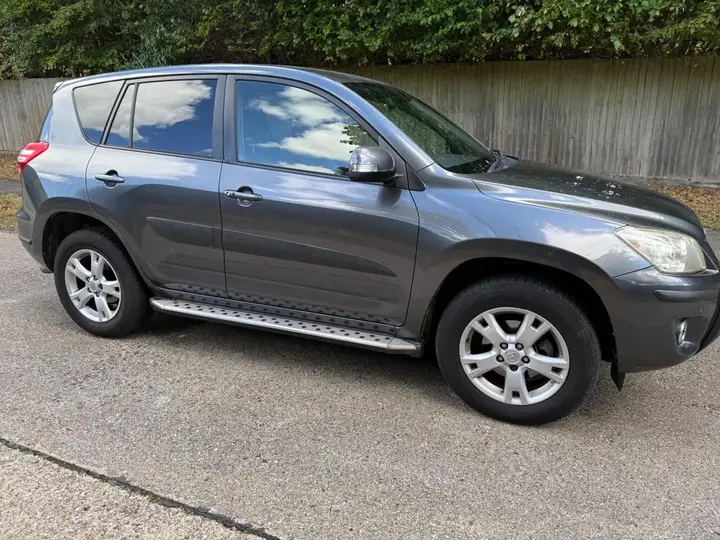 Toyota Rav4 2010 photo 5