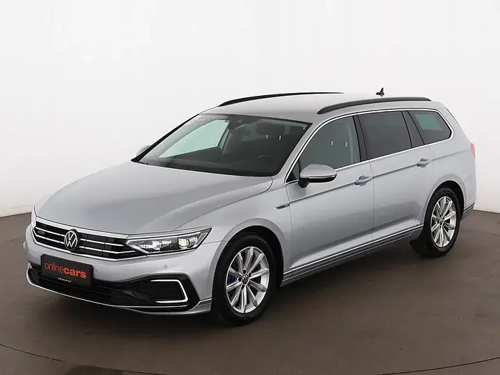 Volkswagen Passat Variant 2023 photo 2