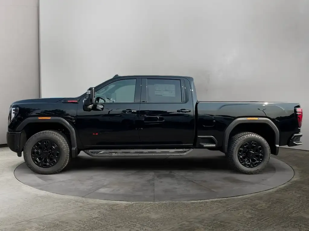 GMC Sierra 2500Hd 2026 photo 2