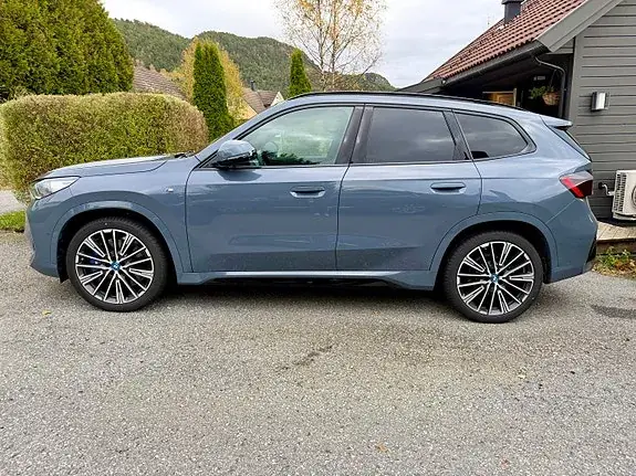 BMW Ix1 2024 photo 4