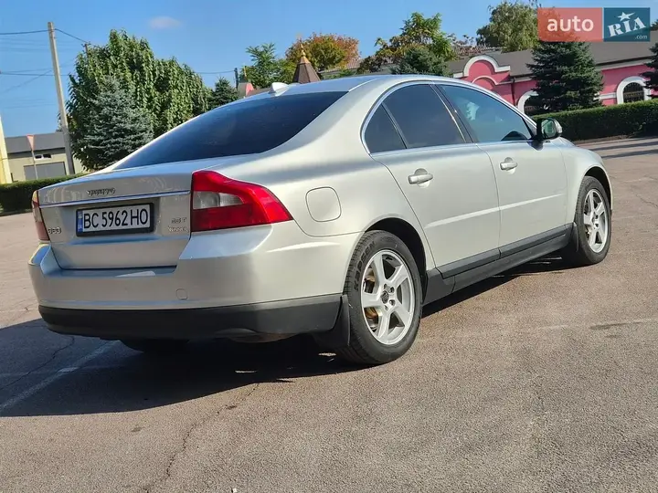 Volvo S80