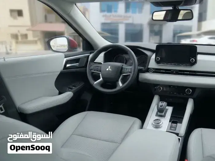 Mitsubishi Outlander 2025 photo 2