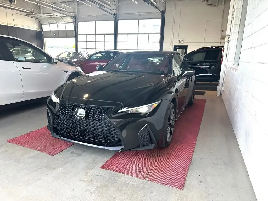 Lexus Is 2023 photo 3