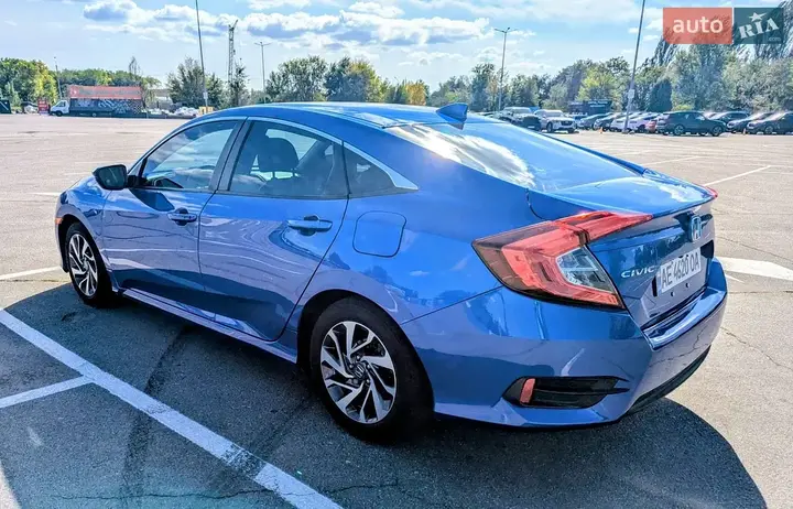 Honda Civic 2017 photo 4