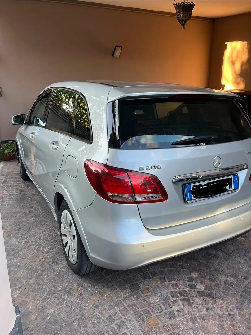 Mercedes-Benz B-Class 2015 photo 2