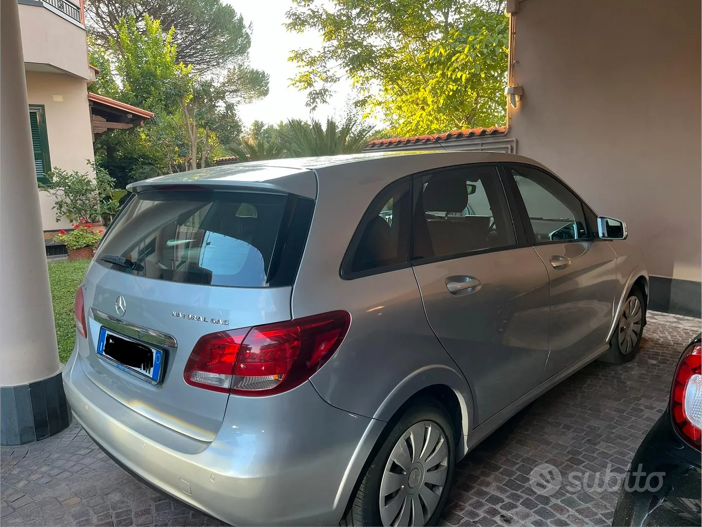 Mercedes-Benz B-Class 2015 photo 3