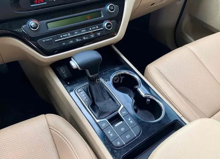 Kia Sedona 2020 photo 4