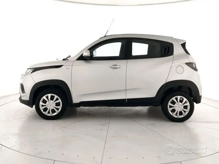 Mahindra Kuv100 2025 photo 3