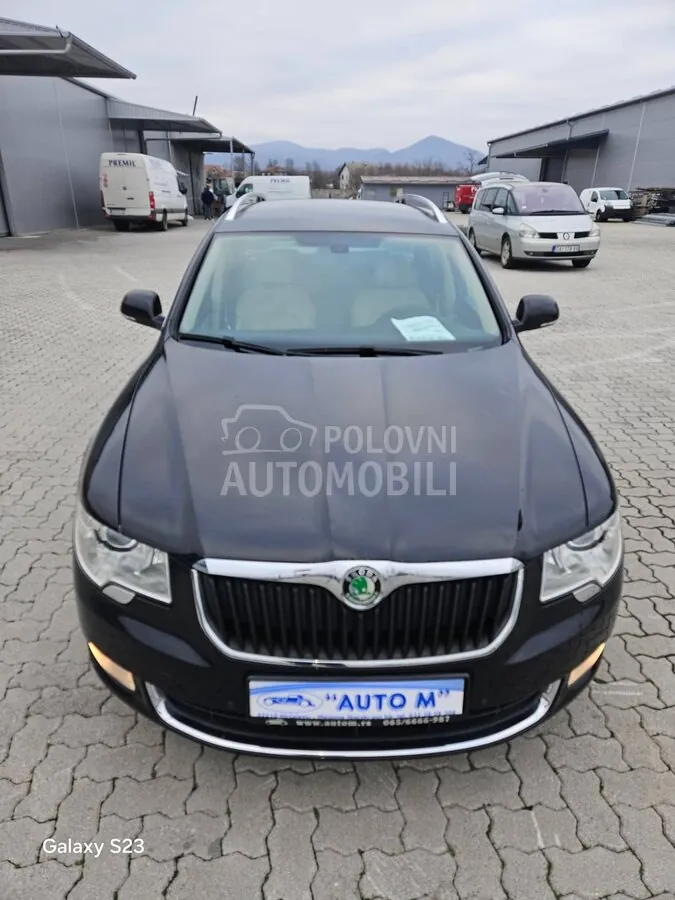 Skoda Superb 2011 photo 3