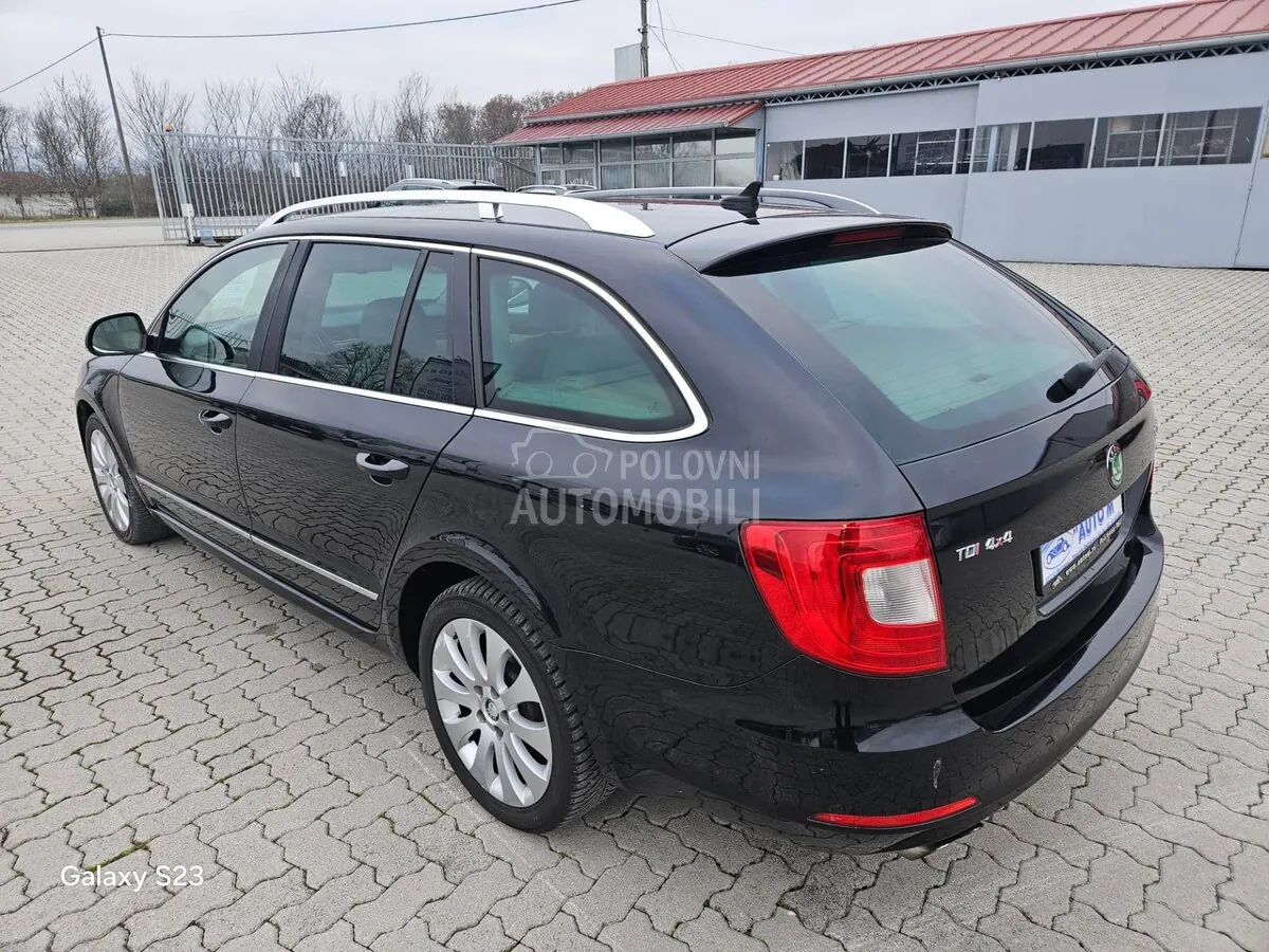 Skoda Superb 2011 photo 5
