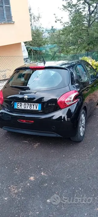 Peugeot 208