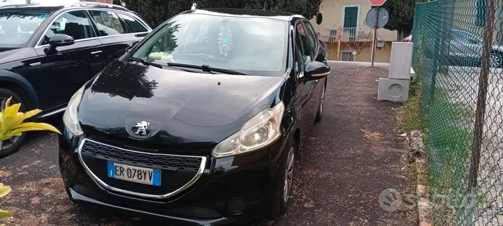 Peugeot 208 2015 photo 4