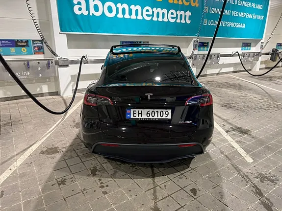 Tesla Model Y 2024 photo 3