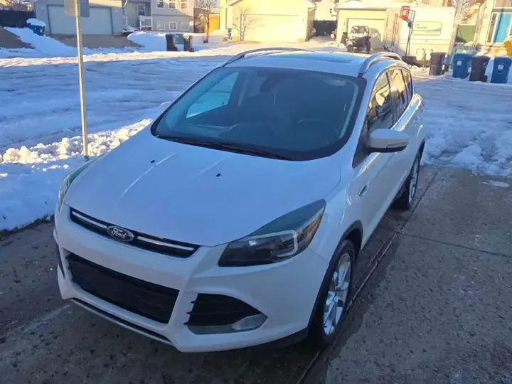 Ford Escape 2014 photo 2