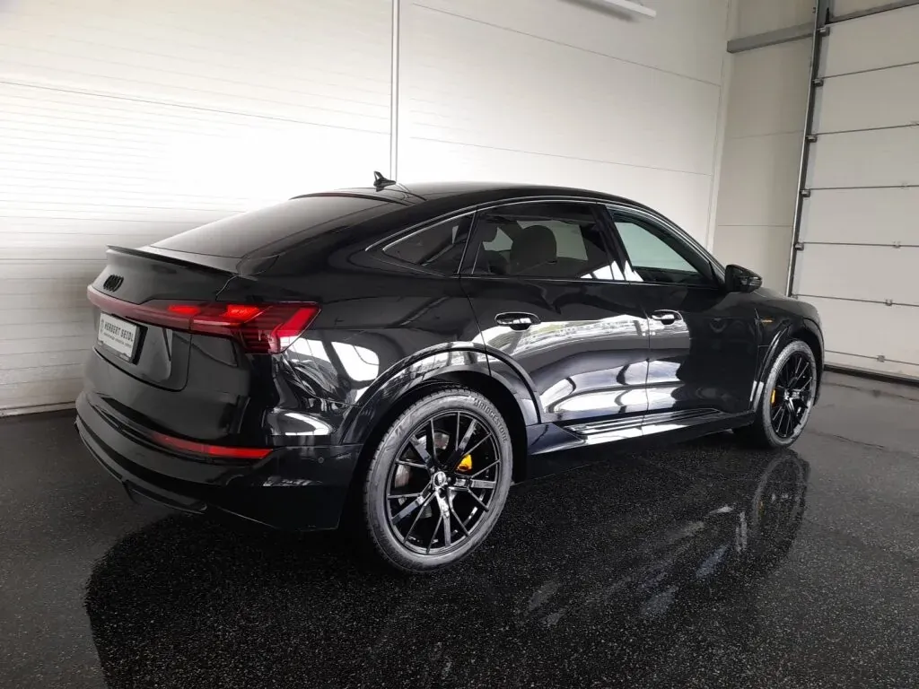 Audi E-Tron 2022 photo 2