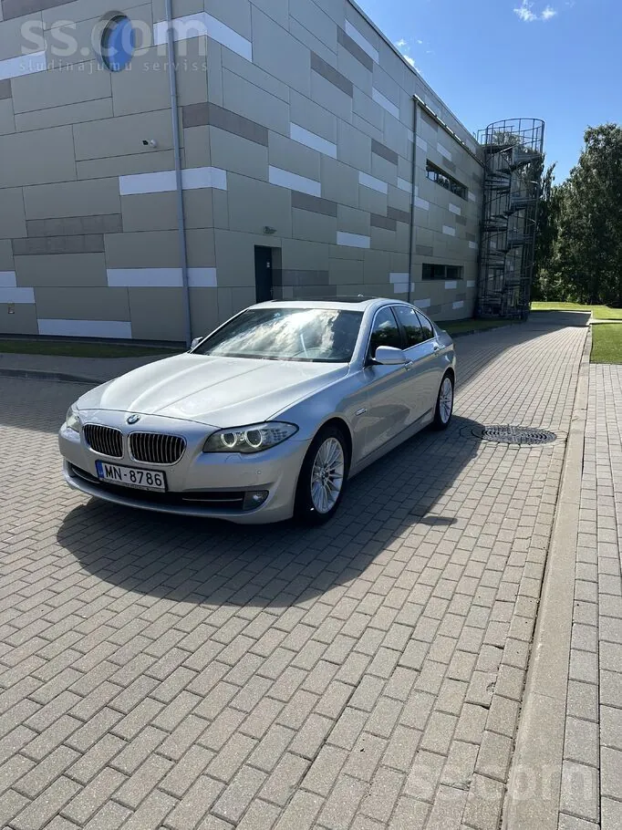 BMW 525