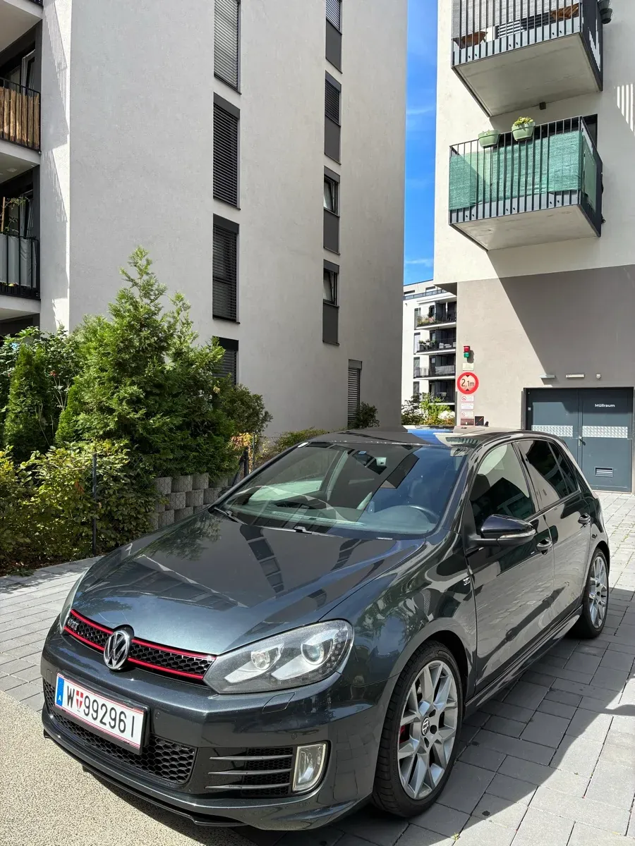 Volkswagen Golf Gti 2011 photo 2