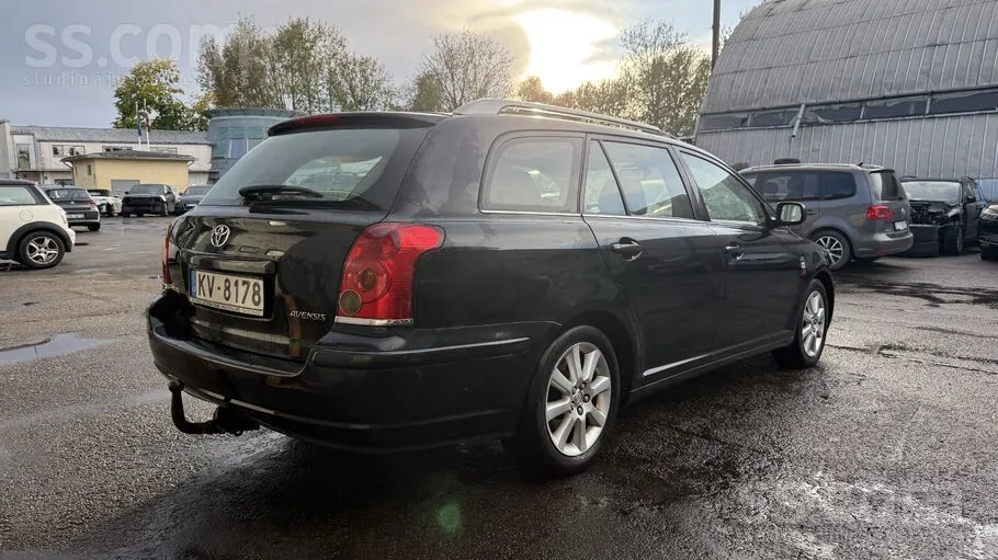 Toyota Avensis 2005 photo 4