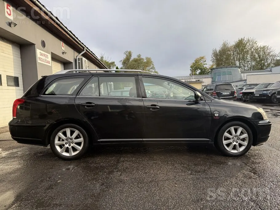 Toyota Avensis 2005 photo 3