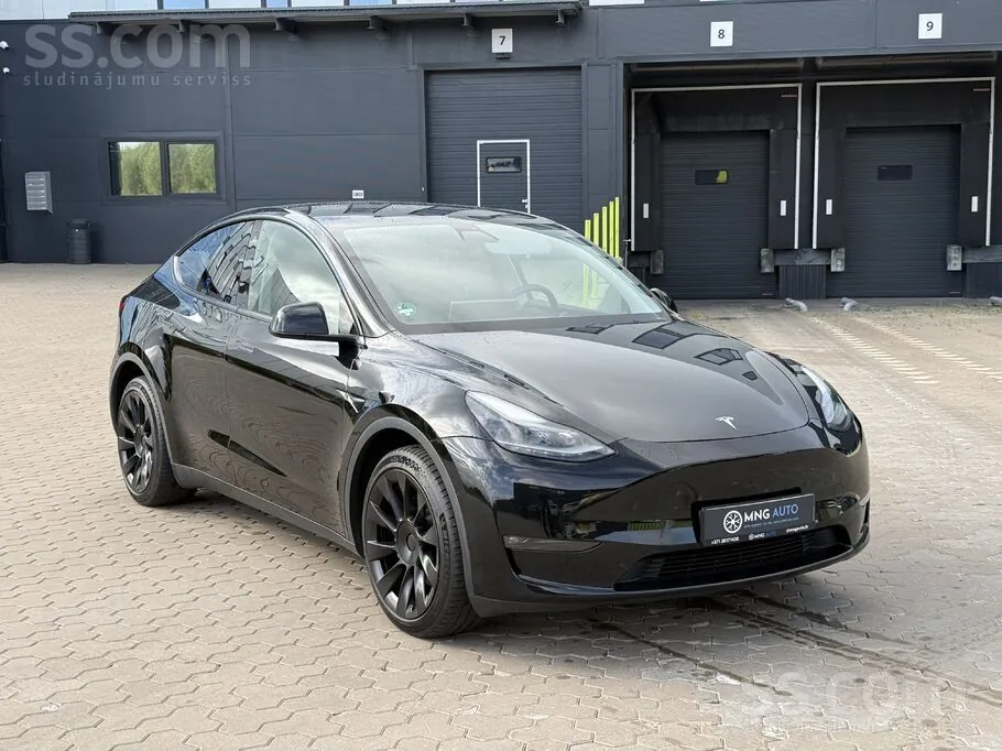 Tesla Model Y 2023 photo 3