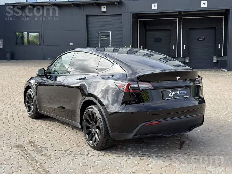 Tesla Model Y 2023 photo 5