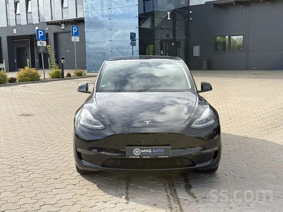Tesla Model Y 2023 photo 2