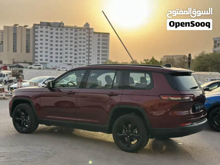 Jeep Cherokee 2023 photo 3