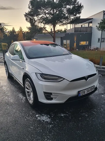 Tesla Model X 2017 photo 2