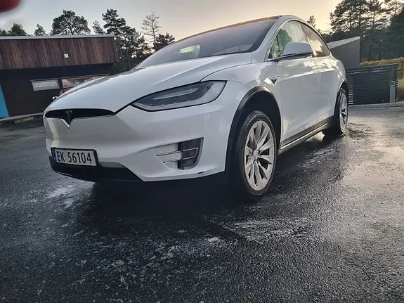 Tesla Model X 2017 photo 5
