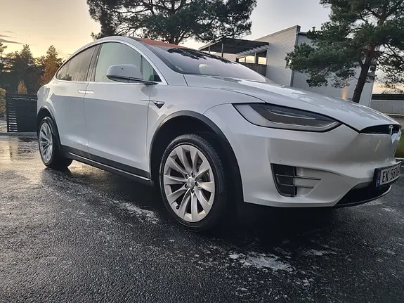 Tesla Model X 2017 photo 3