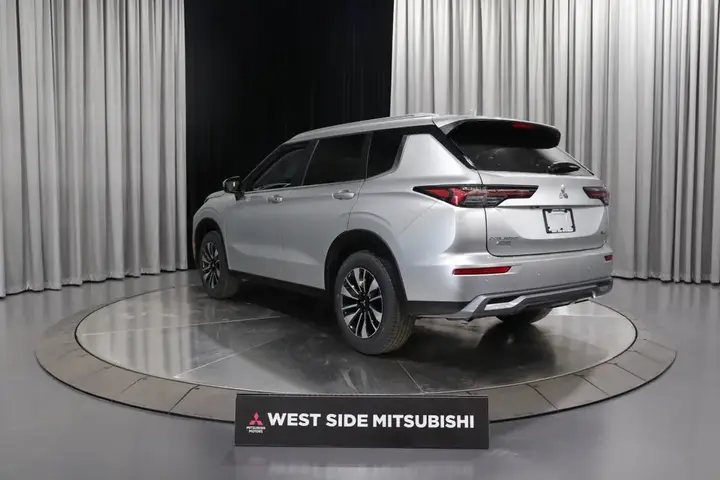Mitsubishi Outlander 2026 photo 4