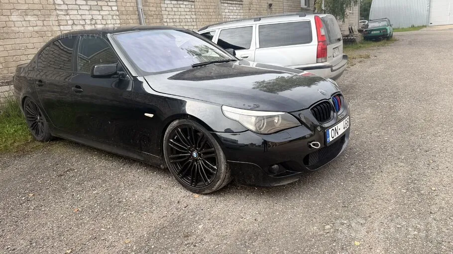 BMW 530 2005 photo 2