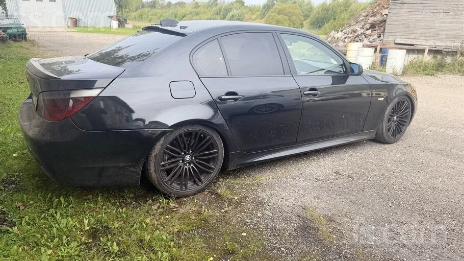 BMW 530