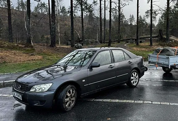 Lexus Is200