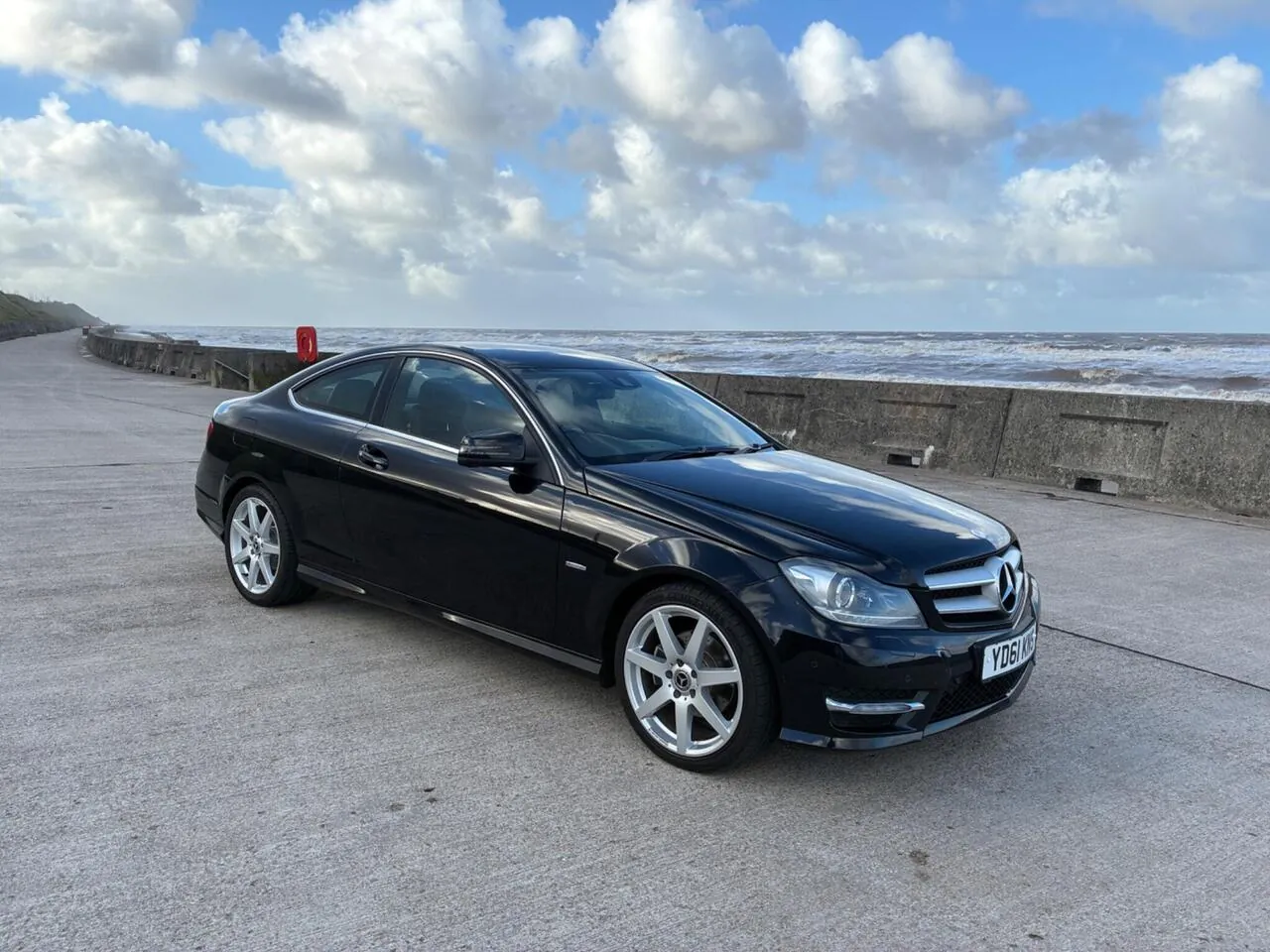 Mercedes-Benz C-Class 2011 photo 2