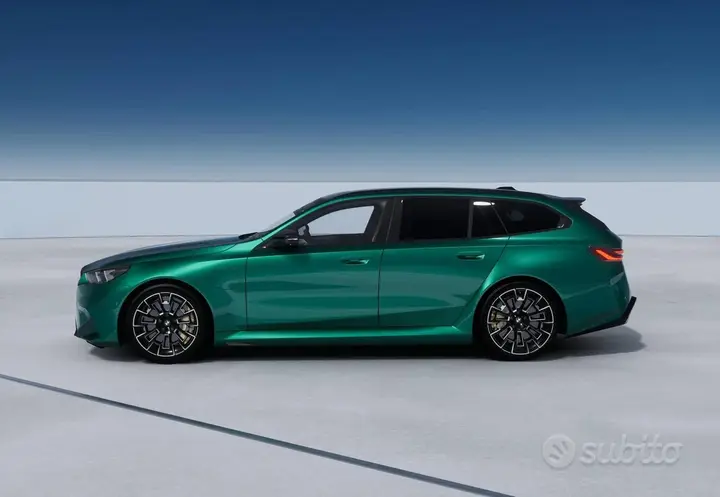 BMW M5 Touring 2023 photo 4