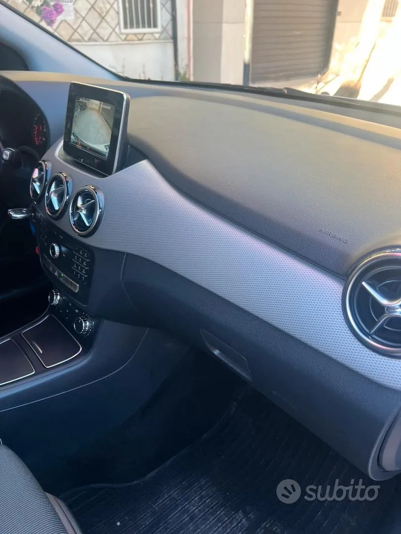 Mercedes-Benz B 2016 photo 5