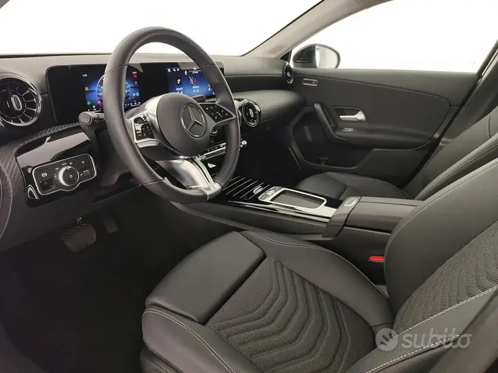Mercedes-Benz A 180 2025 photo 5