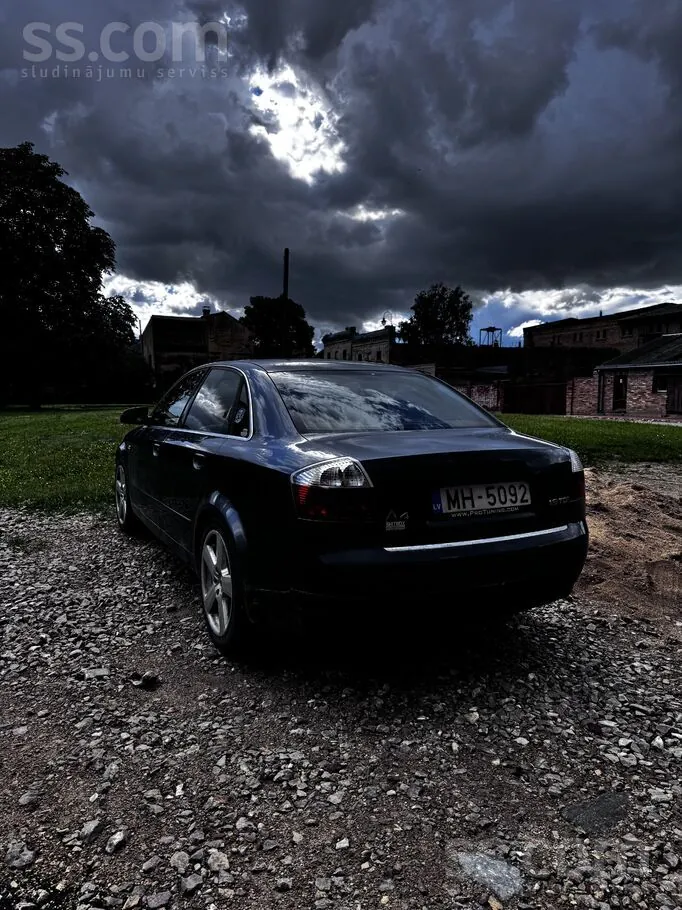 Audi A4 2002 photo 4