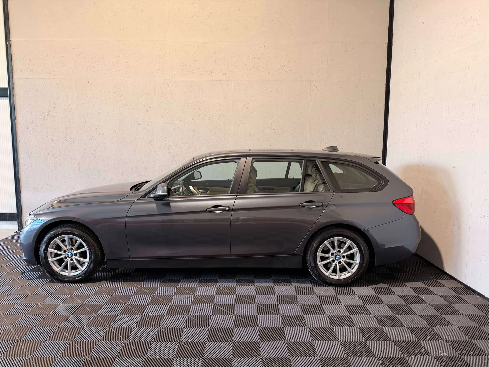 BMW 316 2016 photo 2