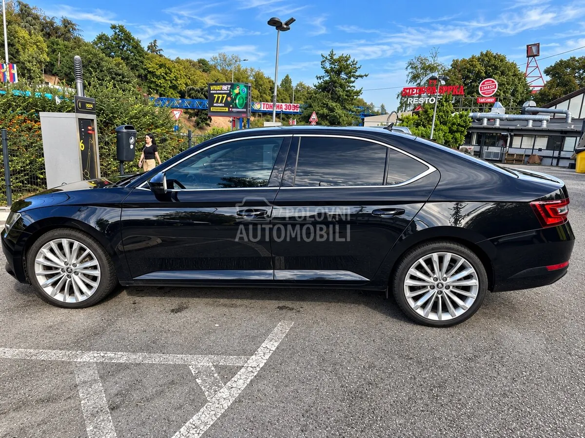 Skoda Superb 2018 photo 2