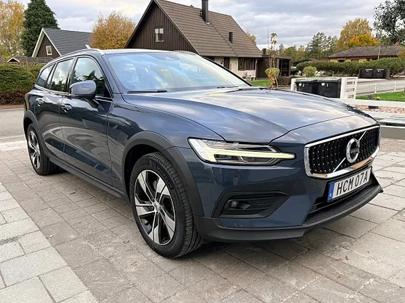 Volvo V60 Cross Country 2021 photo 2