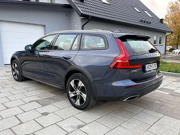Volvo V60 Cross Country 2021 photo 4