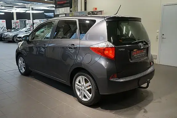 Toyota Verso-S 2012 photo 4