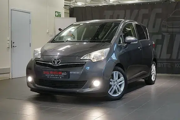 Toyota Verso-S 2012 photo 2
