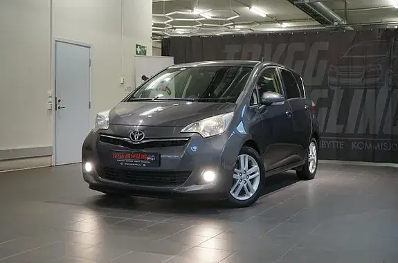 Toyota Verso-S 2012 photo 3