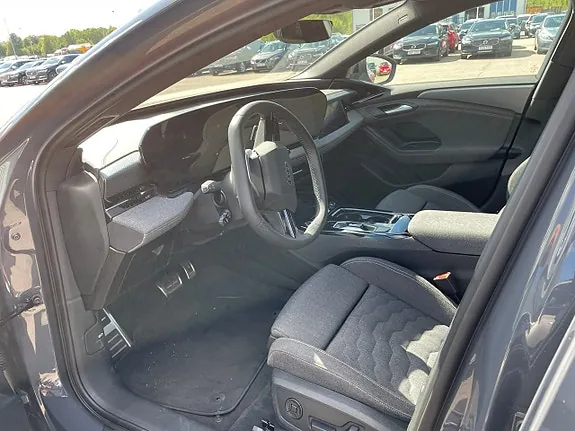 Audi A6 2025 photo 5