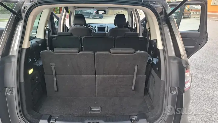 Ford Galaxy 2016 photo 5