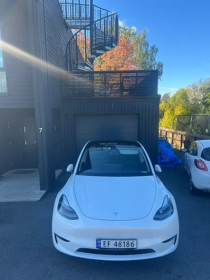 Tesla Model Y 2023 photo 5